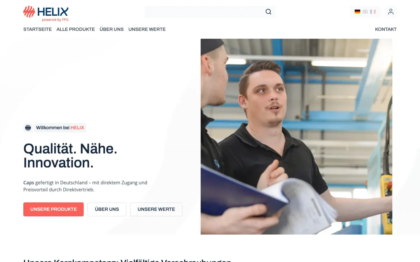 Startseite von HELIX by FPG mit einem Mitarbeiter in der Produktion. Umgesetzt von sorum (Kunststofftechnik)